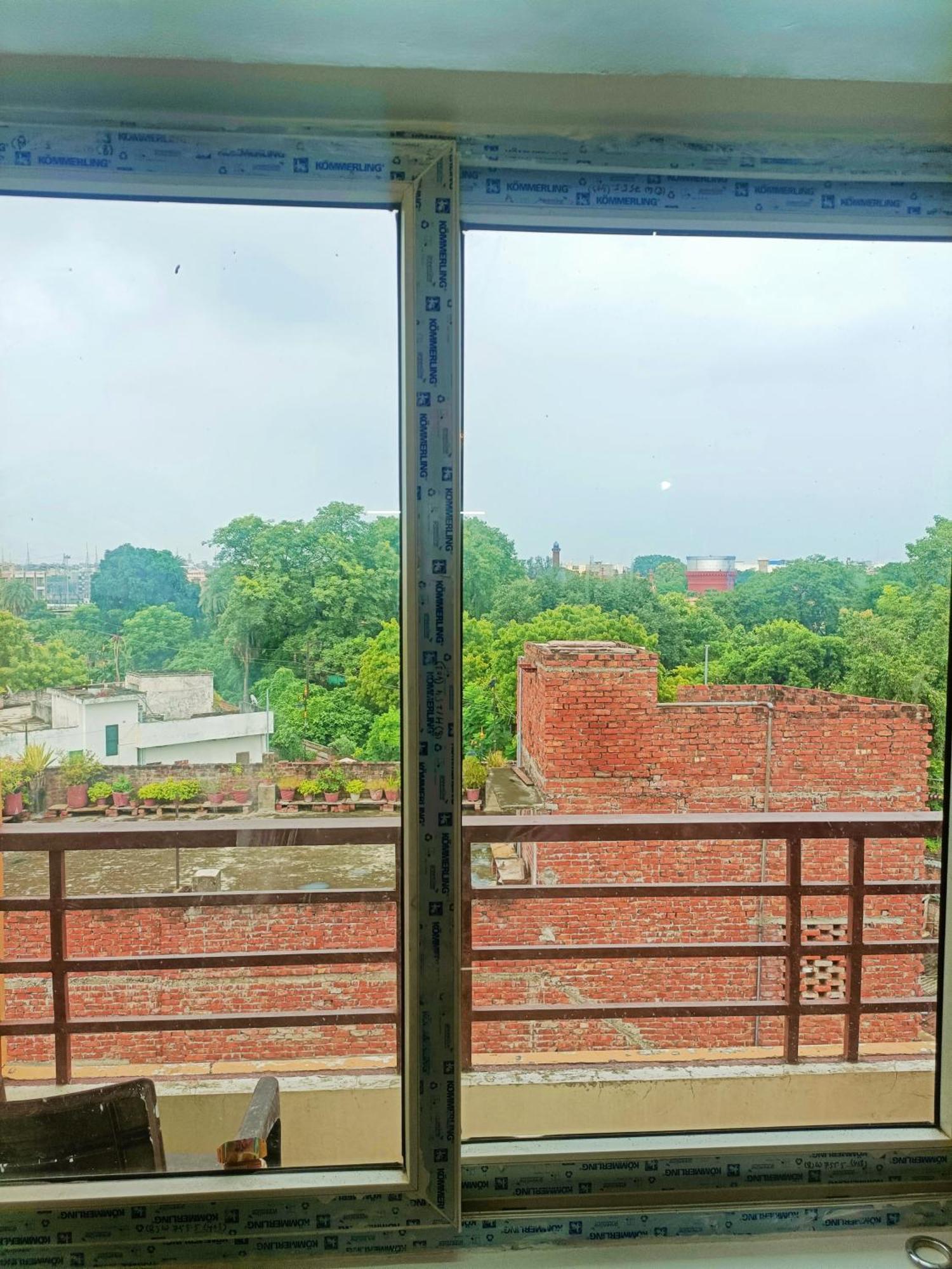 Pretty Garden View Apartment 3Bhk Furnished Flat Near Kashi Vishwanath Temple 瓦拉纳西 外观 照片